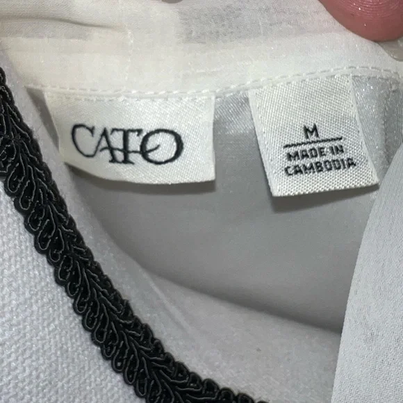 **SOLD ON MARKETPLACE ❤️Cato silky robe with appliqués on chest - Picture 8 of 9